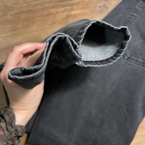 Beautiful mid length waist skinny black jeans from Buffalo - Picture 5 of 12